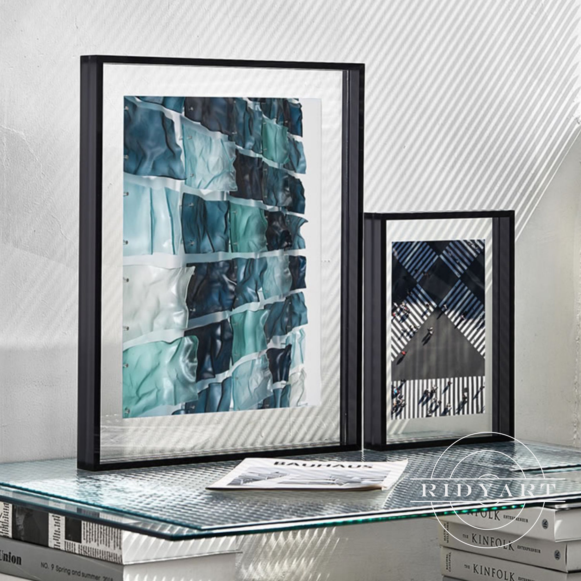 Acrylic pull-out frame in dopamine color for dynamic display