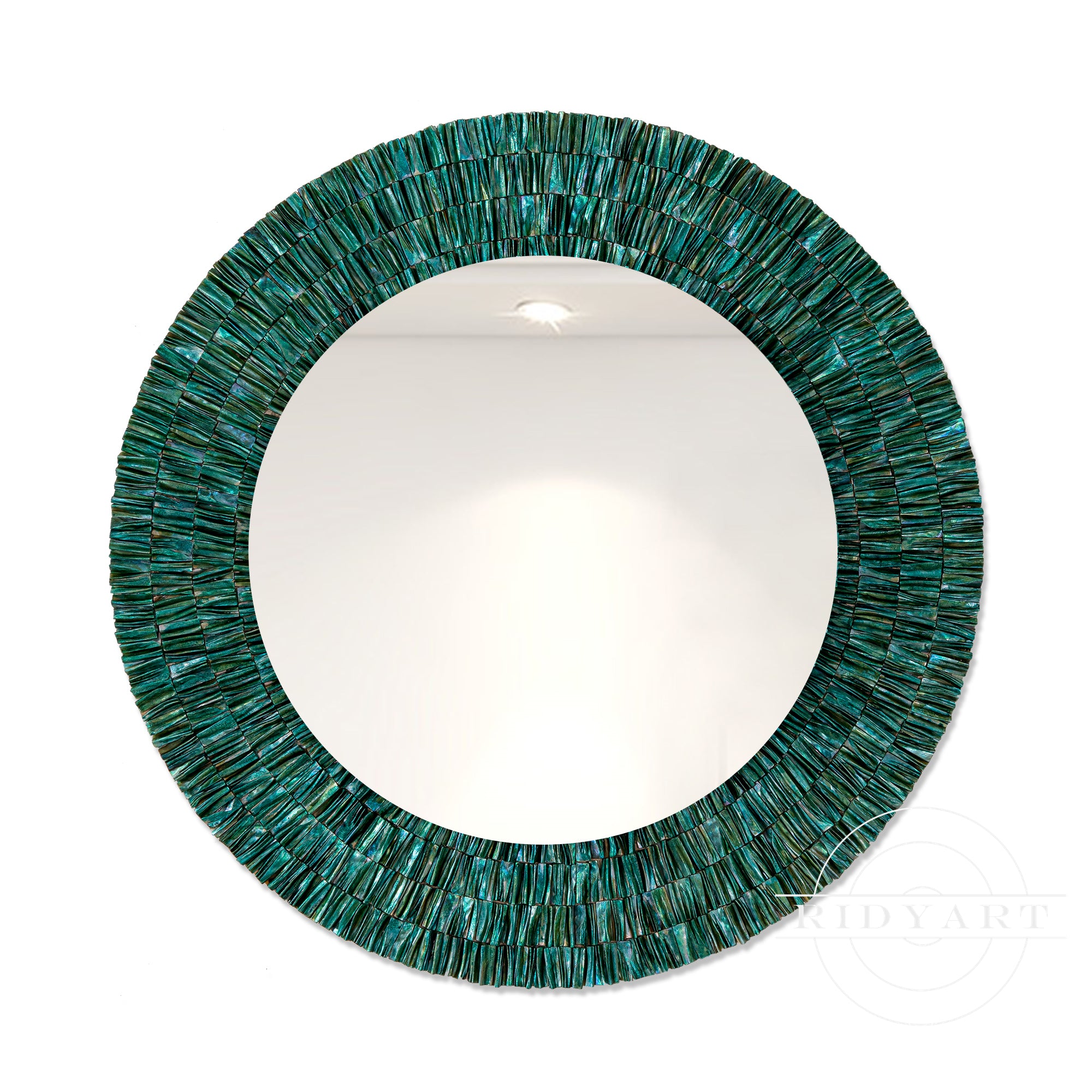 Modern shell-themed wall mirror for beach-inspired décor